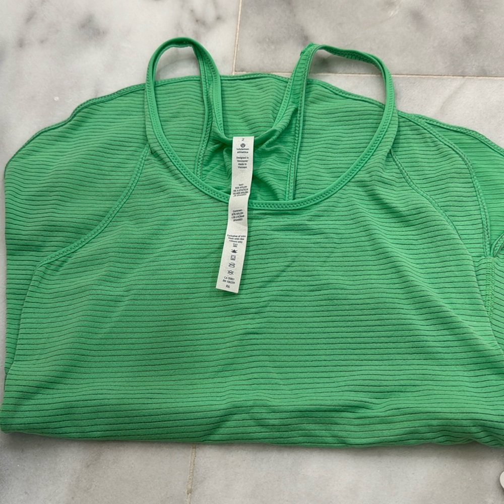 Lululemon what the sport singlet